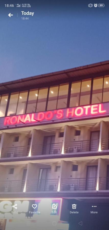 Hotel Ronaldos Old Goa Panaji Esterno foto